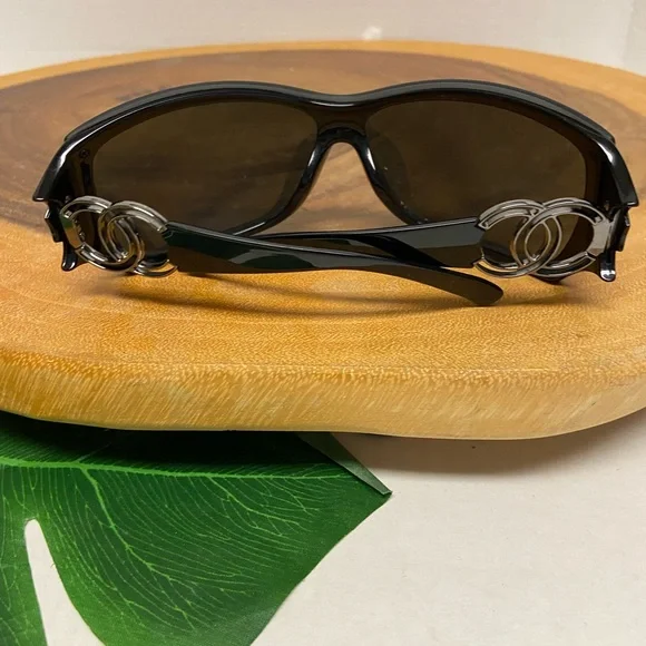Chanel Y2K Sunglasses CC logo Frames Made In Italy Chanel Vintage CC Logo Sunglasses – LE DEPARTMENT main image 3